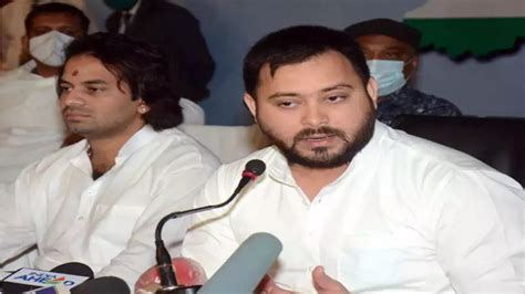 tejashwi yadav: Tejashwi vs Tej Pratap fight in RJD escalates, elder ...
