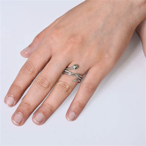 Ring Online - Premium Emerald Snake Silver Stone Ring | Nestasia