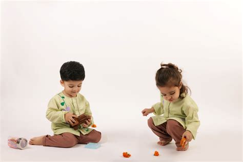 Why embrace Gender Neutral clothing for kids? – Bhaakur