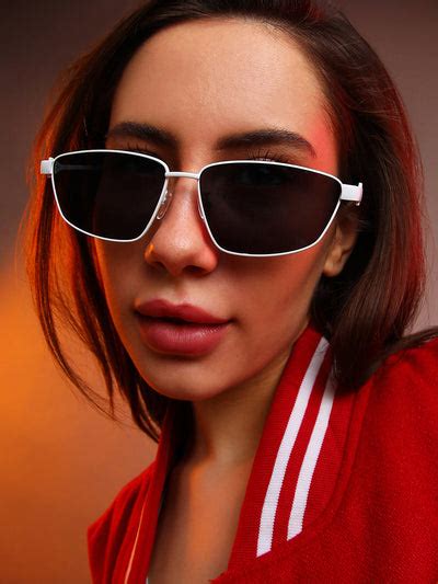 Haute Sauce Women Square Sunglasses With Polarised Lens
