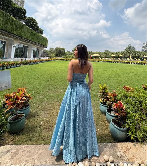 Blue halter neck gingham dress – Tailormade