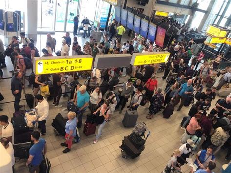 Emergency Situation at Schiphol Airport: Passengers, crew safely ...