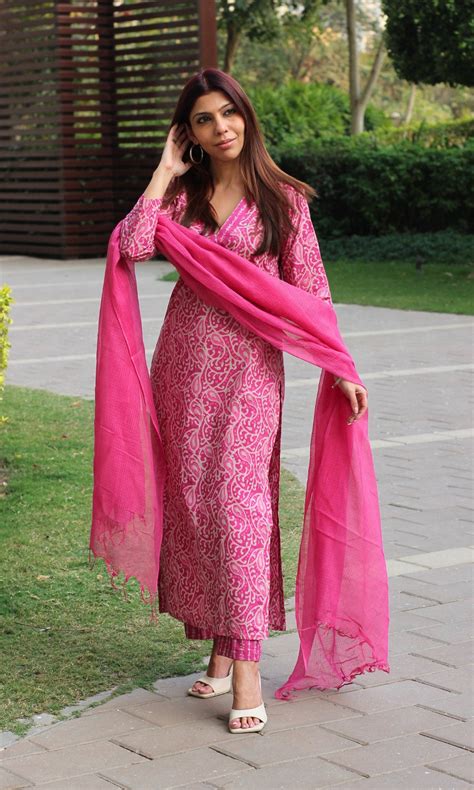 Cotton Dabu Print Pink Suit Set with Kota Doria Dupatta – Baareeki