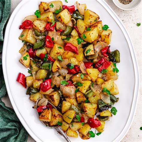 Garlic and Rosemary Roasted Potatoes - The Delicious plate