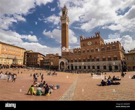 Town Hall, Piazza del Campo, Sienna, Tuscany, Italy, Europe Stock Photo ...
