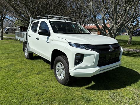 Mitsubishi Triton 2024 | DC CHASSIS GLX 4WD 6AT 2.4 AUTO FLAT DECK 4X4