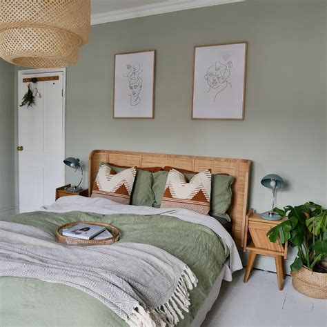 Modern Sage Green Bedroom Ideas - markanthonystudios.net