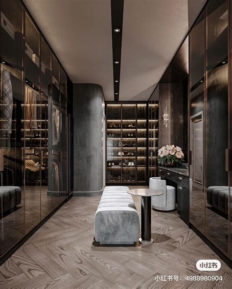 Luxury Walk-In Closet Design