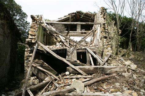 克拉科被破坏的村庄 库存图片. 图片 包括有 城市, 中世纪, 破坏, 全景, 粉碎, 危险, 镇痛药, 放弃了 - 67844759