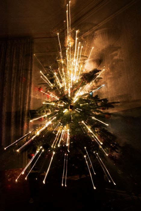 Number 10s Exploding Christmas Tree 的图像结果