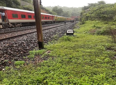 Railway News: रांची आ रही राजधानी एक्सप्रेस का इंजन दुर्घटनाग्रस्‍त ...