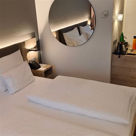 PLAZA INN WIEN GASOMETER (Vienna) - Hotel Reviews, Photos, Rate ...