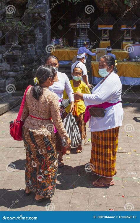 Bali Local People 的图像结果