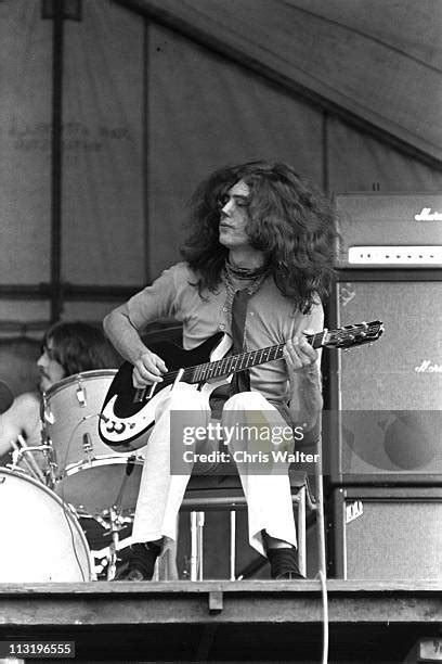 132 Jimmy Page 1969 Stock Photos, High-Res Pictures, and Images - Getty ...