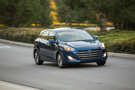 2016 Hyundai Elantra GT - HD Pictures @ carsinvasion.com
