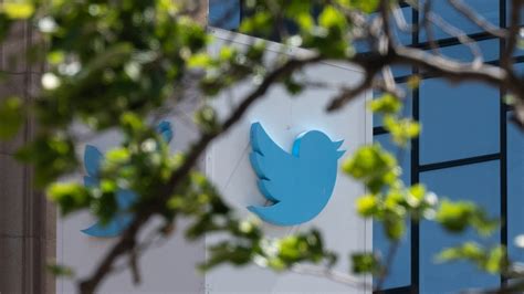 Twitter Drifts Away From Musk's Offer as Financing Concerns Loom | Tech ...