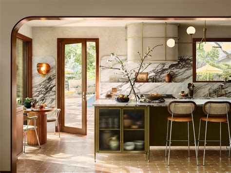 Fixer Upper: The Lakehouse—Part 1 – Magnolia