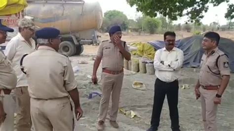 MP: जंगल में चल रही थी नकली सीमेंट की फैक्ट्री, 5 ट्रक और कुछ मशीनें ...