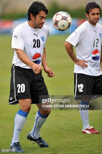 Carlos Ruiz Soccer Player Photos and Premium High Res Pictures - Getty ...