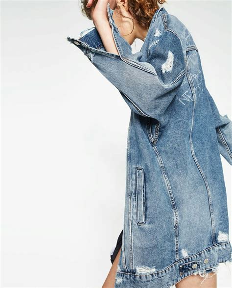 MUST HAVE • Long Denim Jacket • ZARA | Denim inspiration, Long denim ...