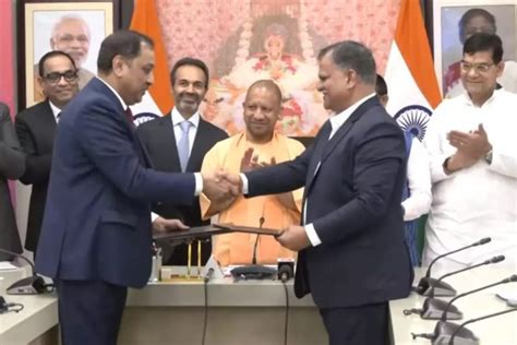 Ashok Leyland Signs MoU With UP Govt To Set Up Bus Plant At ₹200 Cr