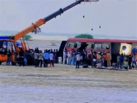 Sunny Deol rides Bullet on streets of Jaipur