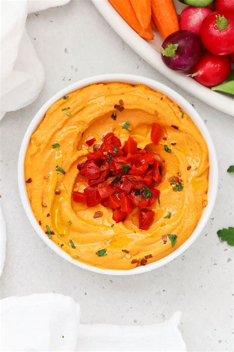 Roasted Red Pepper Hummus (Quick & Easy Recipe!)