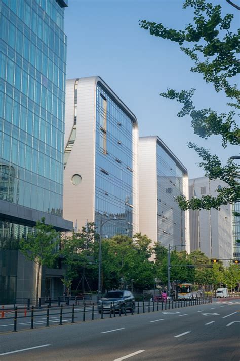 High-Tech Building 的图像结果