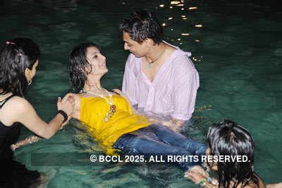 Hottest Pool Parties Pics | Hottest Pool Parties Photos | Hottest Pool ...