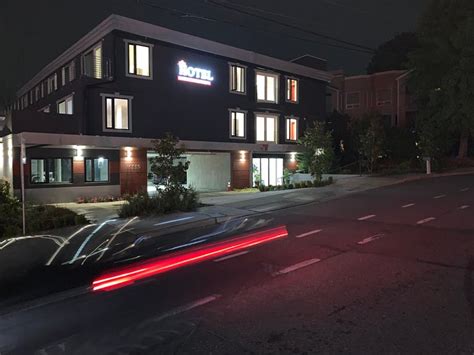 LAKEVIEW HOTEL (Kirkland) - Guesthouse Reviews, Photos, Rate Comparison ...