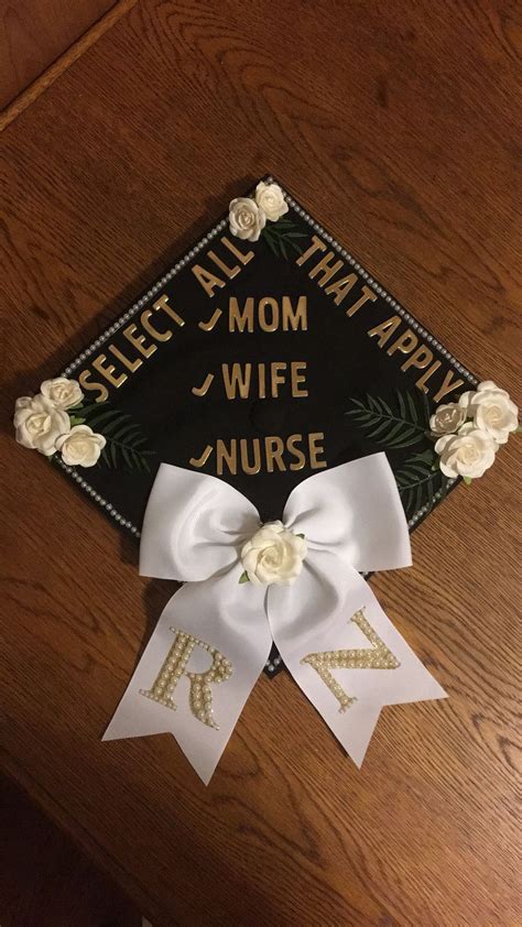 Pin by Stephanie Dotson on Nursing | Nurse graduation cap designs ...