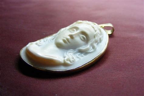 Engraving cameos - Engraved cameos, intaglios, gems replics, seashells ...