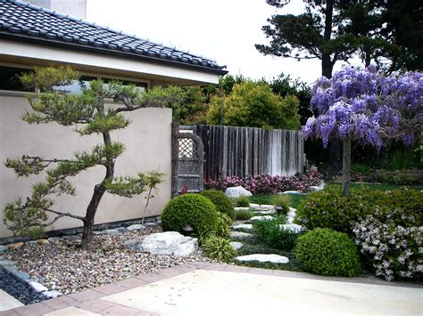 How to Make a Japanese Zen Garden with Landscape Rock | Southwest
