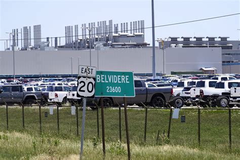 Automaker Stellantis awarded $353M to help reopen Belvidere manufacturing plant - Chicago Sun-Times