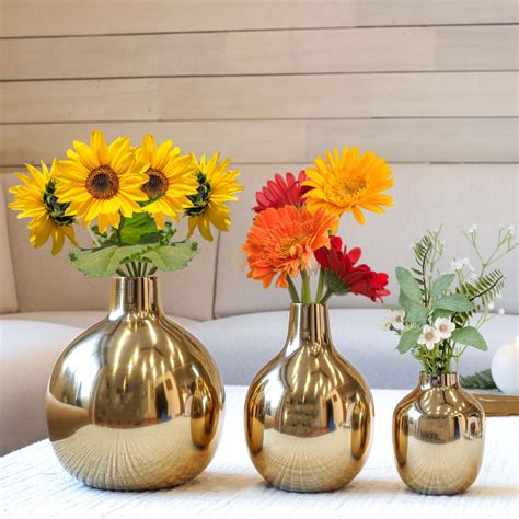 Luxury Home Decor Online in India | Planters, Vases, Frames, Gifts