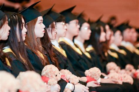 青岛大学举行2018年春季学期外国留学生开学典礼-青岛大学国际教育学院