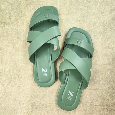 Mythos Olive – The Madras Trunk