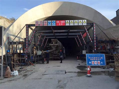 新台隧道明洞率先使用水沟电缆槽台车施工-洛阳高飞桥隧机械股份有限公司