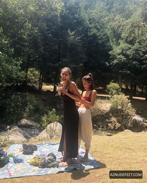 VALERIA SANTAELLA Feet - AZNudeFeet