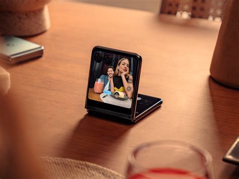 Motorola lancia Razr 40, Razr 40 Ultra e Edge 40 Viva Magenta Edition