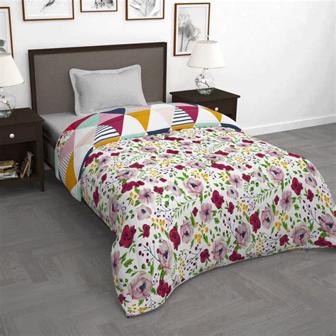 180 GSM Pink Geometric Microfiber Fusion Reversible Double Comforter ...