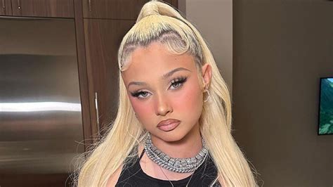 Alabama Barker, 17, sparks concern after teen admits she's 'not able to talk' about things in ...