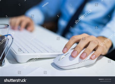 Offiice Hands Computer 的图像结果