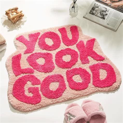 Amazon.com: DyeFury 𝗟𝗮𝗿𝗴𝗲 𝟯𝟭" 𝘅 𝟮𝟰" You Look Good Bath Mat Pink,Cute ...