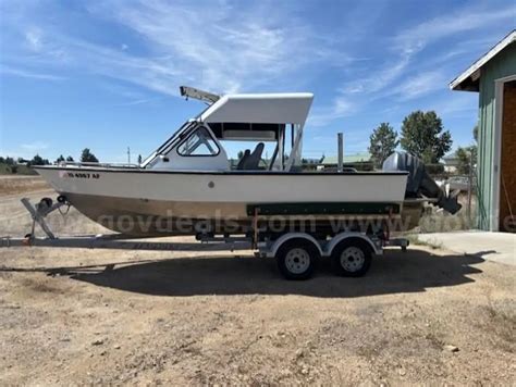 20' Almar Aluminum Boat W/ 200 H. P. O/B Yamaha Motor and Ez Loader ...