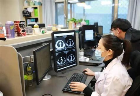 远程诊断+AI阅片+电子医保凭证，海淀就医服务满满“科技感”_北京日报APP北京号
