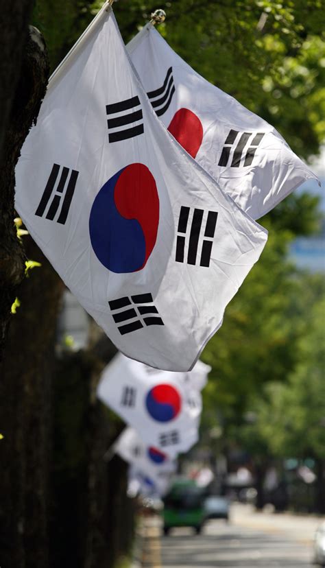 Smarthistory – The creation of a Korean national flag, 1880s–1910s