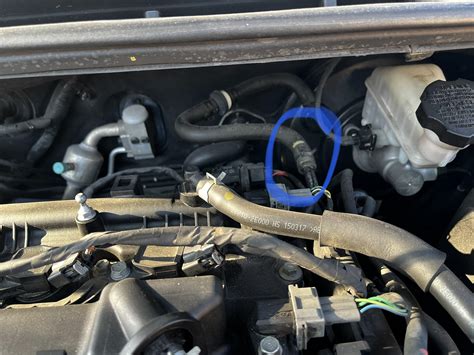 This my brake booster vacuum line? : r/AskMechanics