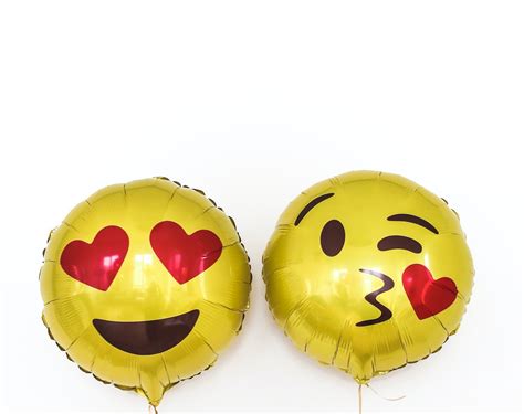 World Emoji Day | The Daily Geek 199 | Cuteek