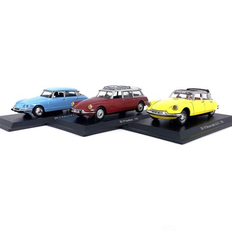 1:43 - Model car (3) - 3 Diecast Models of the iconic Citroen DS / ID ...